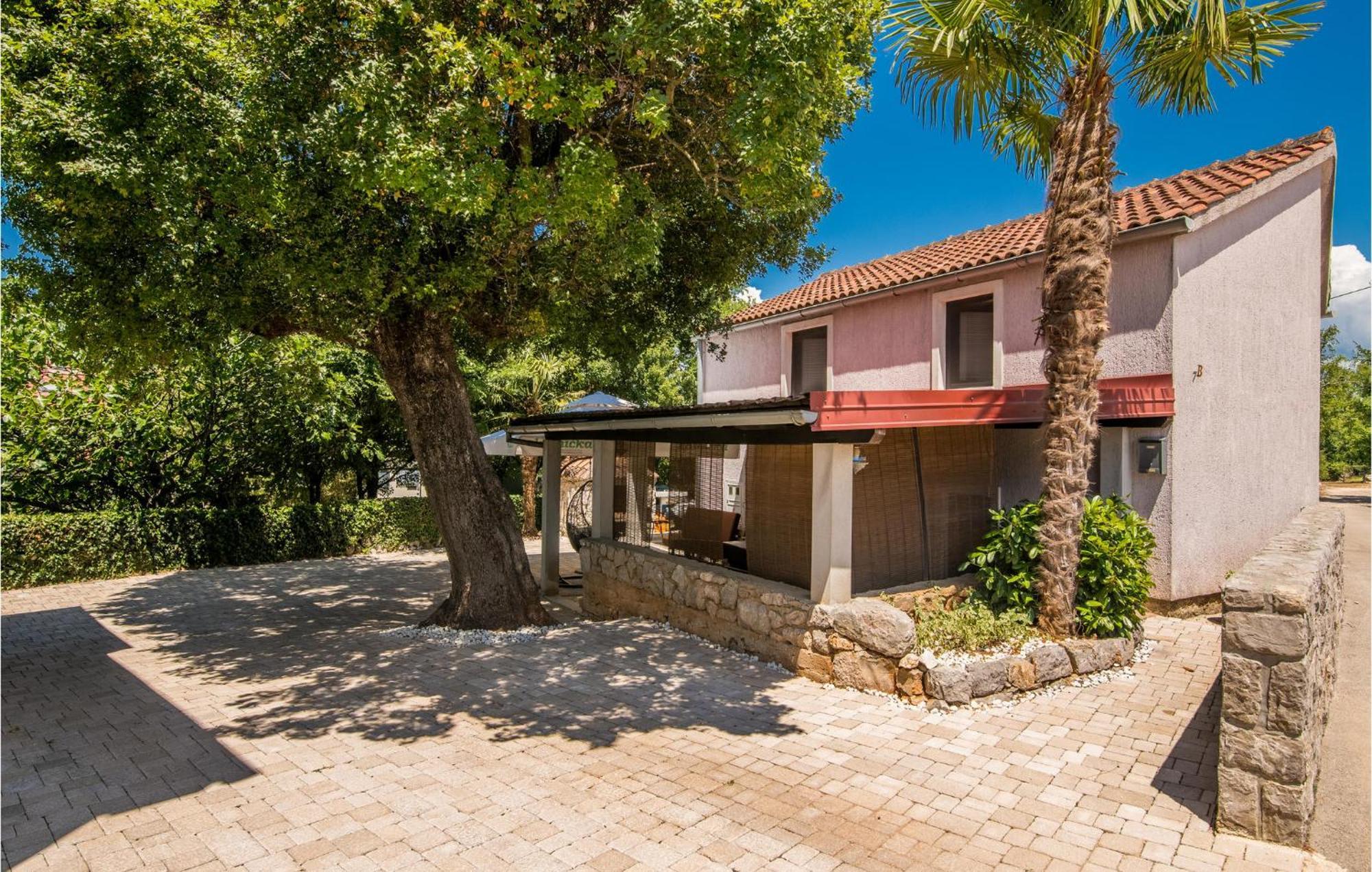 Amazing In Dubasnica With Wifi Casa vacanze Malinska